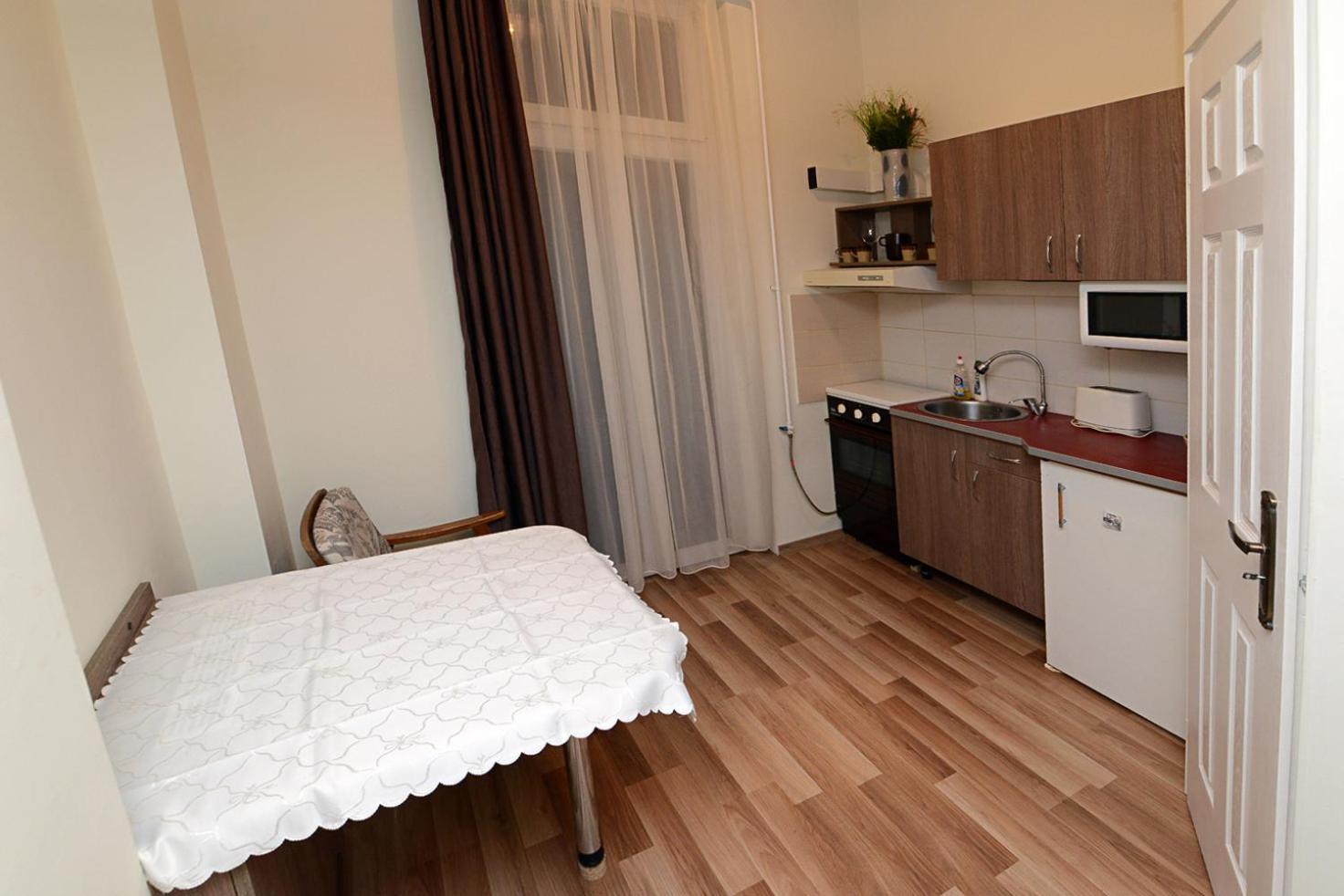 Centrum Apartman Печ Екстер'єр фото