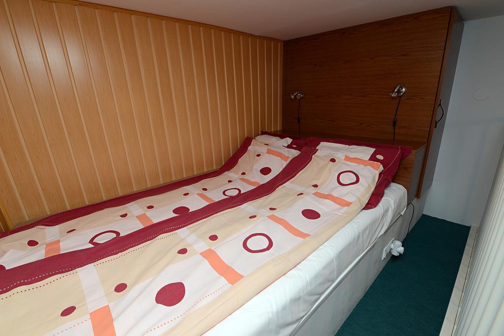 Centrum Apartman Печ Екстер'єр фото