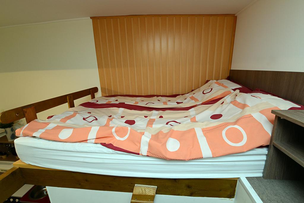 Centrum Apartman Печ Екстер'єр фото